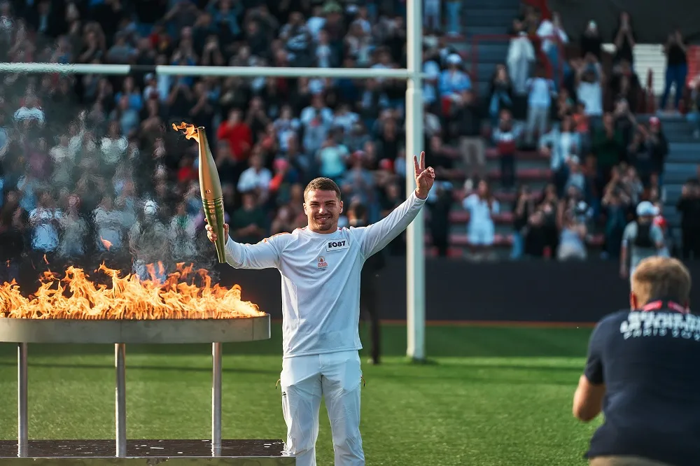 Antoine Dupont allume le chaudron Olympique