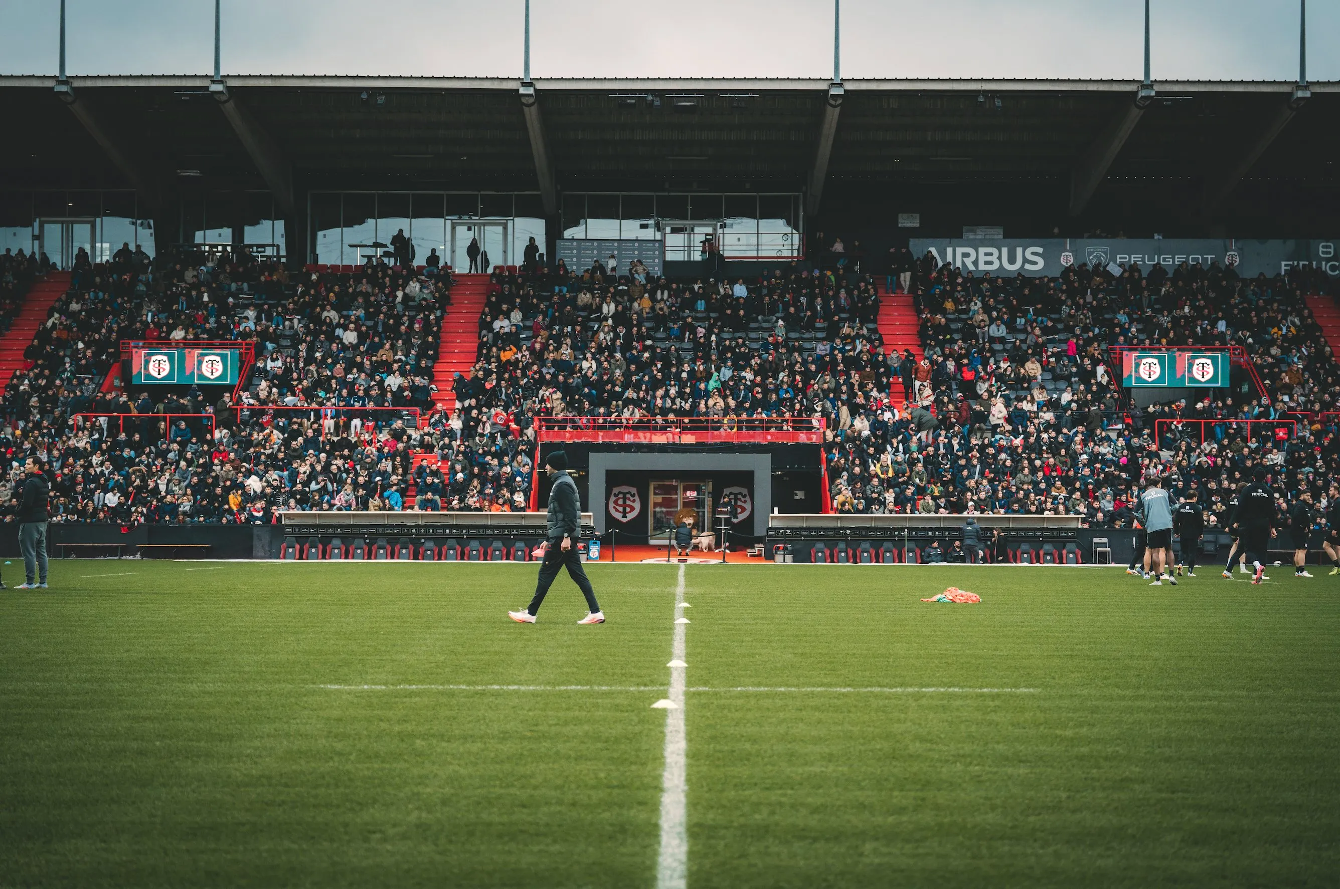 Tribune d'Ernest Wallon pleine durant l'entraînement ouvert 25/26